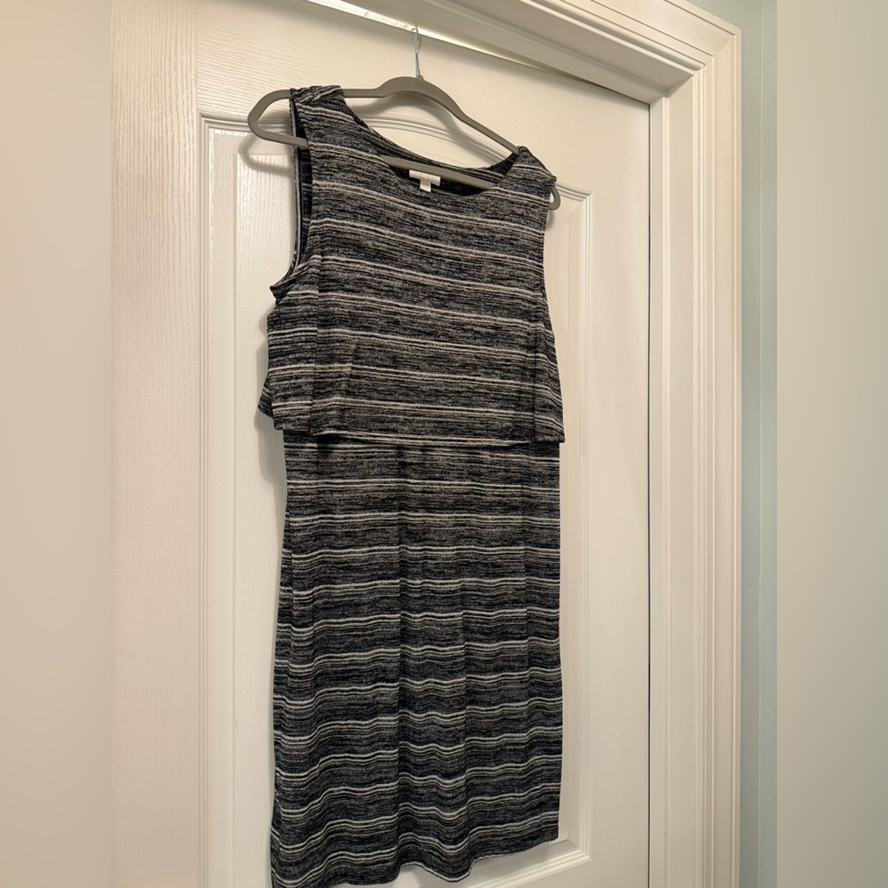 A glow maternity/nursing dress - size L maternity.
